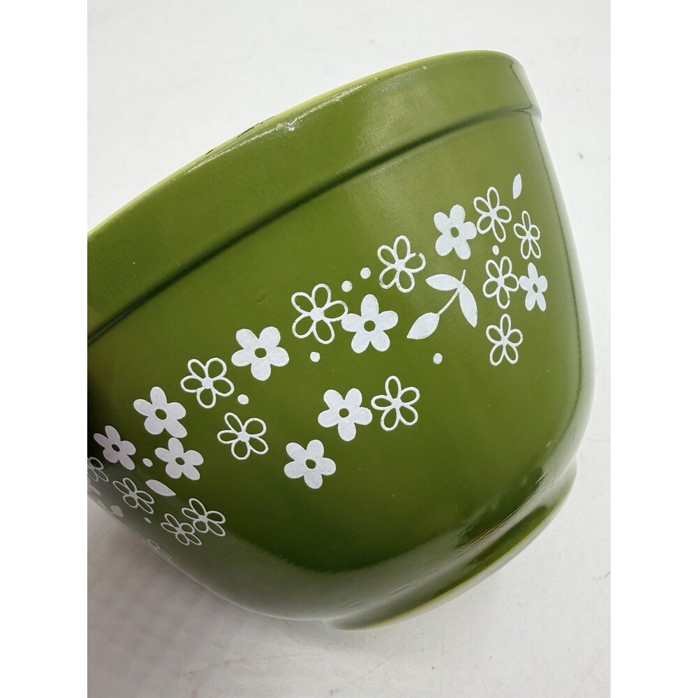 Pyrex # 401 Mixing Nesting Bowl 750ml 1.5 Pint Crazy Daisy Green Blossom defect